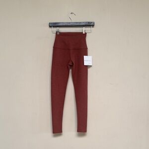 High-Rise caught in the midi Leggings in Rust Red